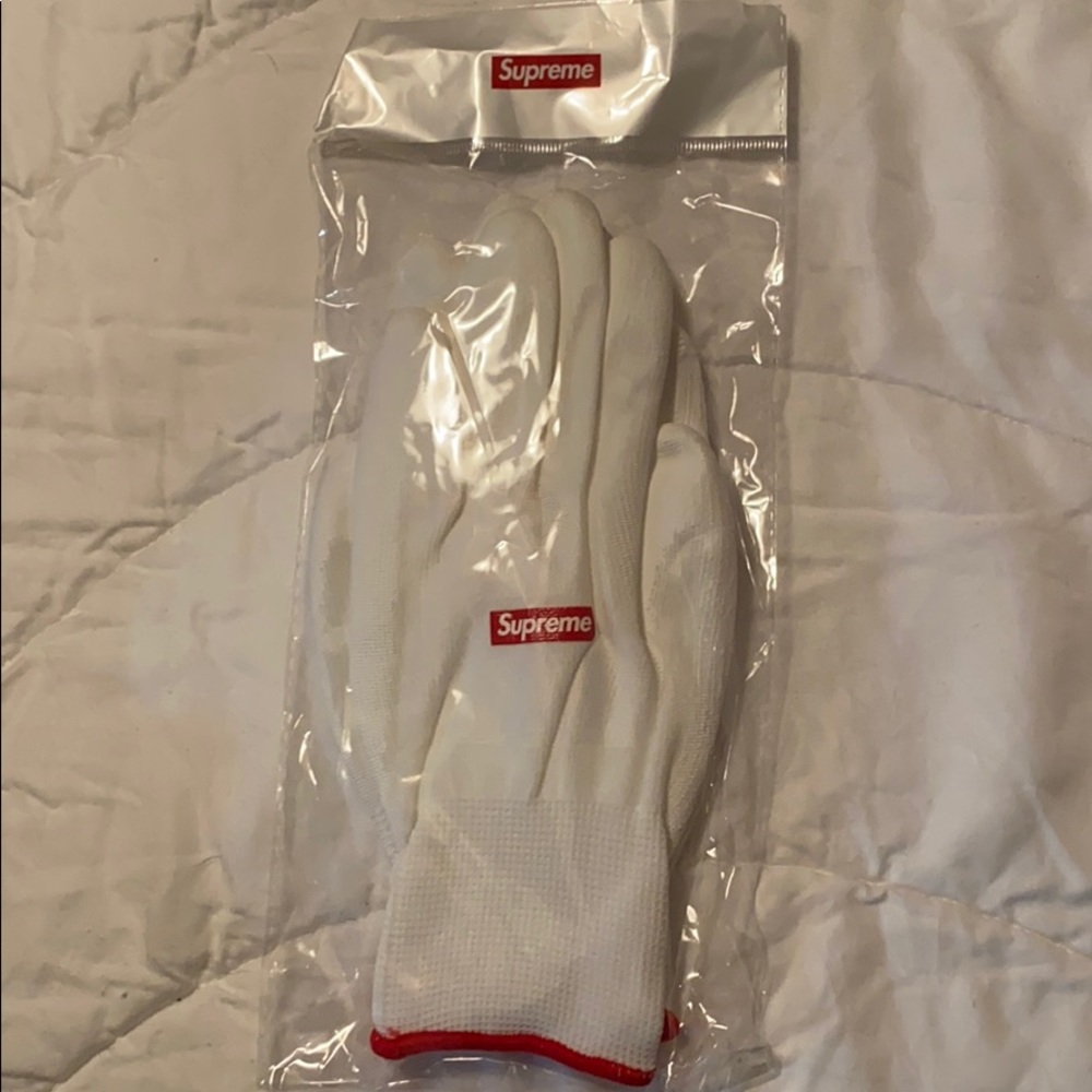 Supreme - Rubberized Gloves
